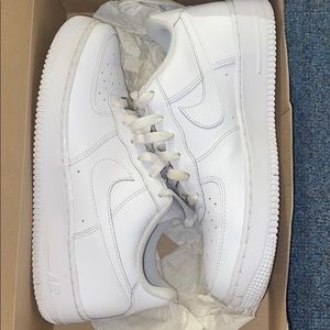 Two pairs of white uptown’s 🔥🔥